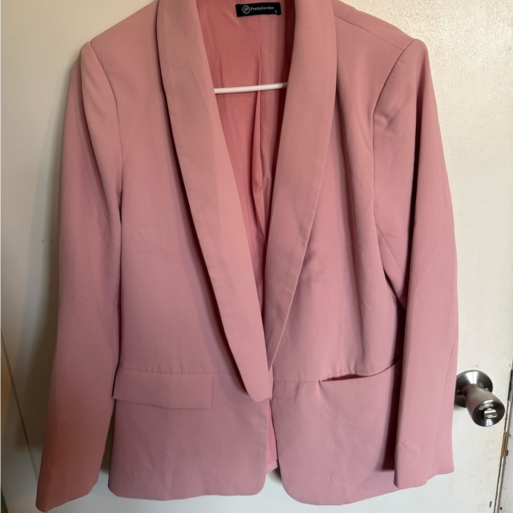 Elegant Women's Pink Blazer